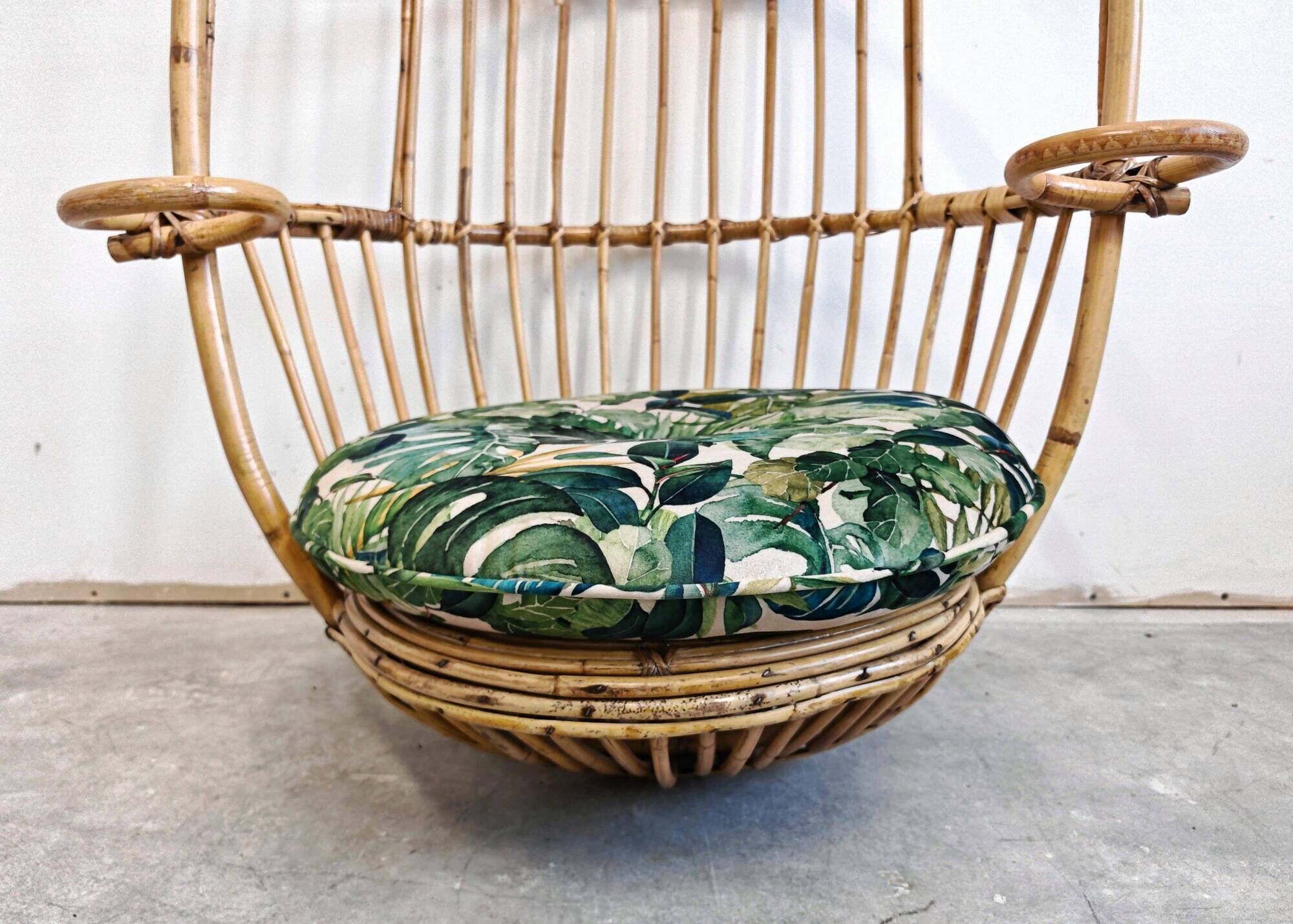 Mid Century hanging egg chair in bamboo by Fratelli Castano 1950s