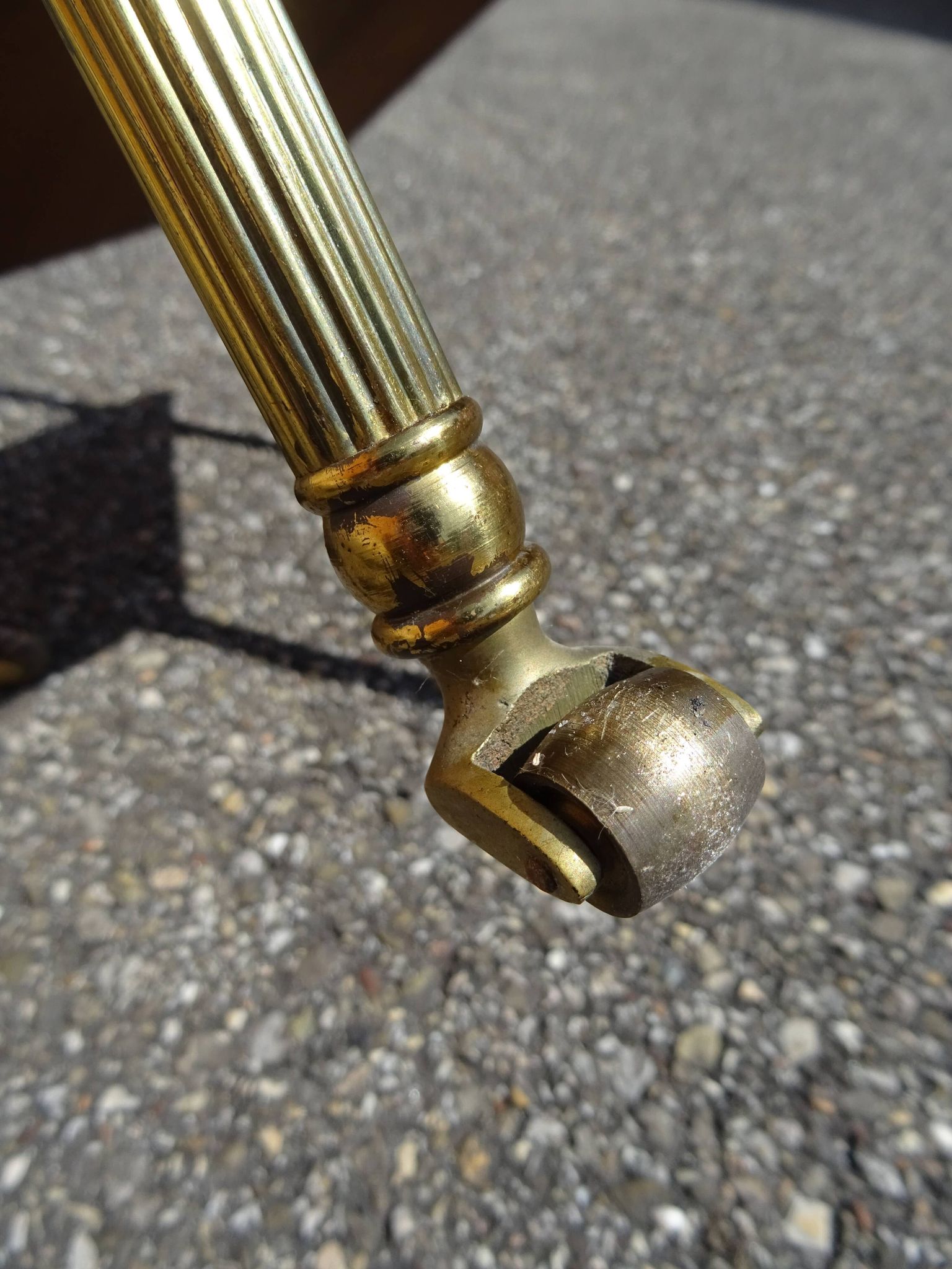 Table d'appoint néo classique bois et laiton an 70