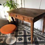 Farm table