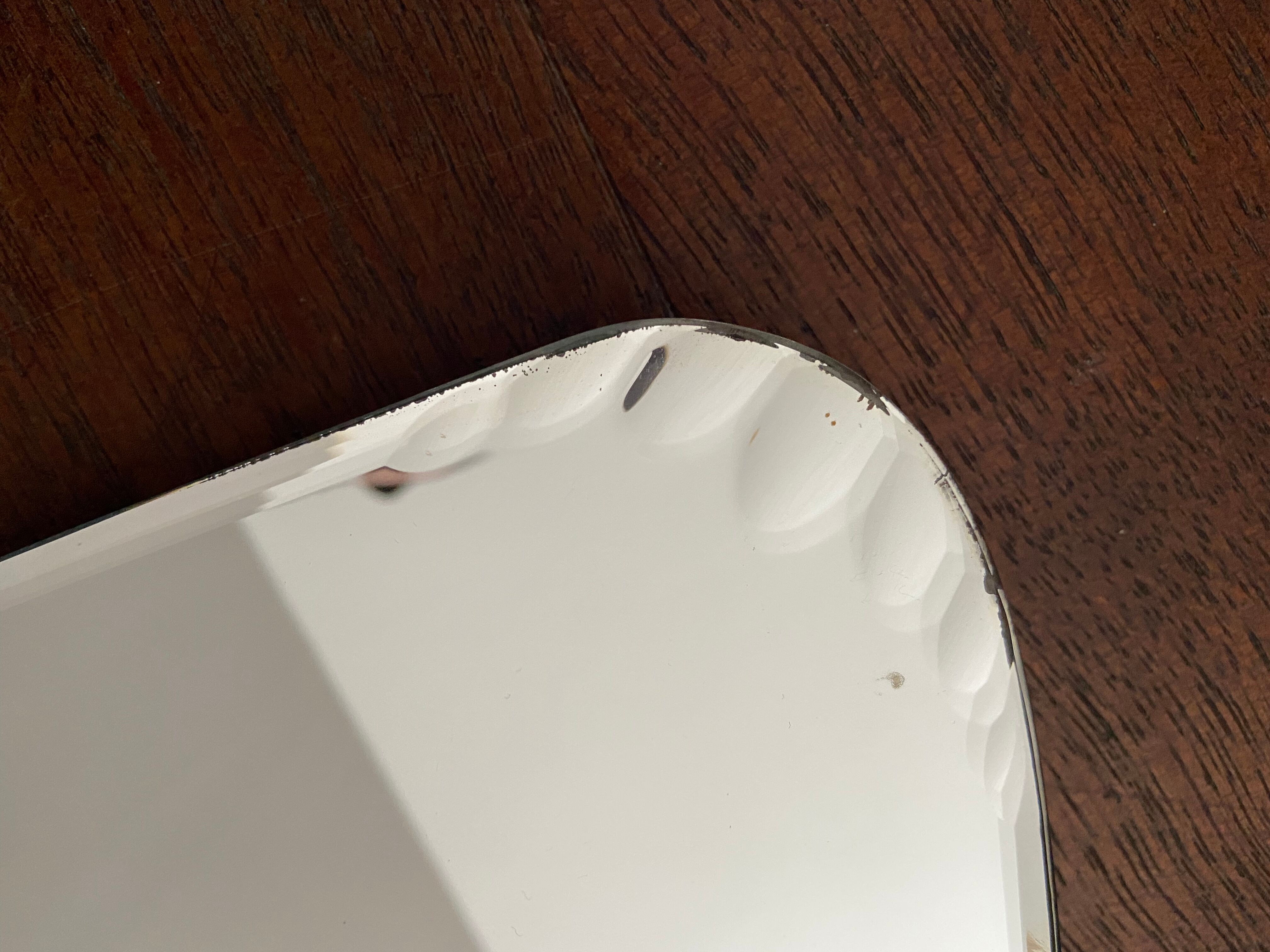 Beveled mirror