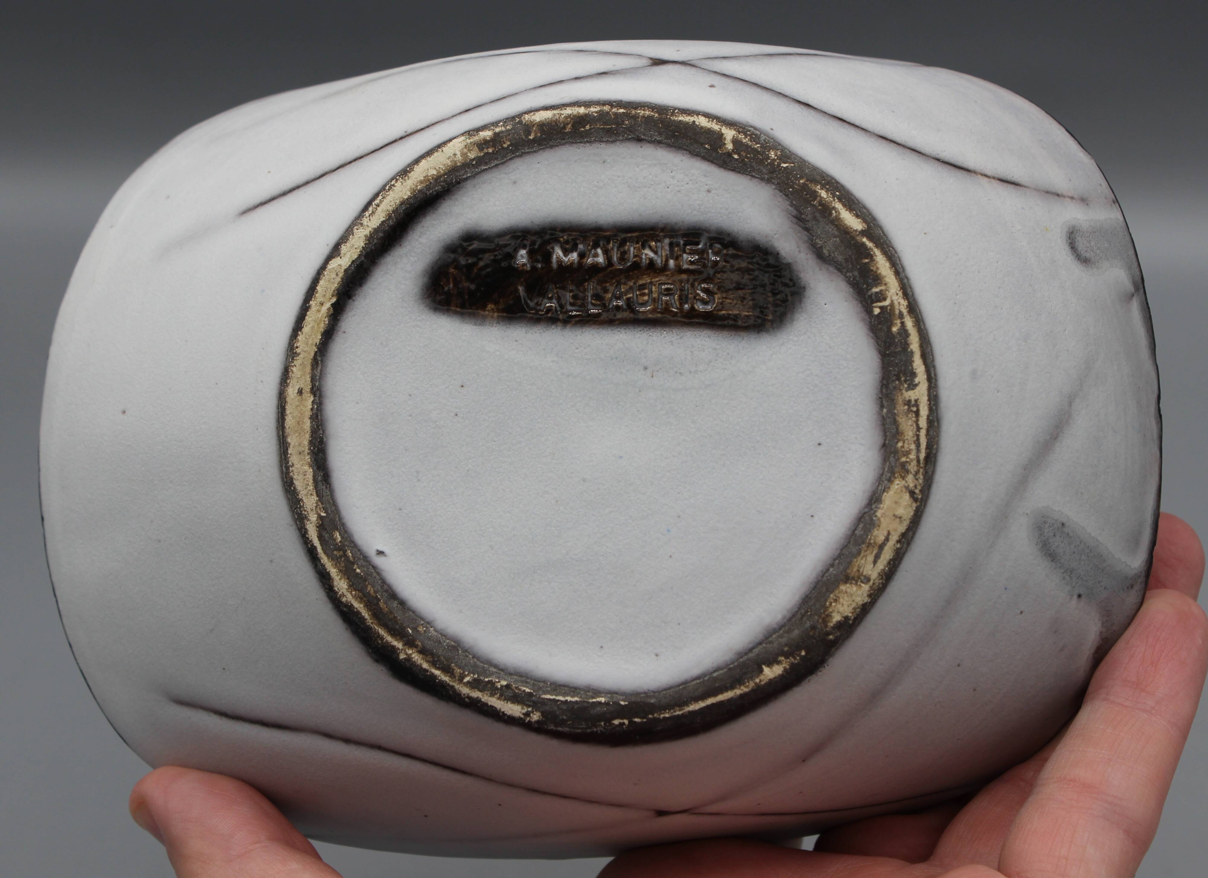 Beautiful vintage ceramic trinket dish - Vallauris Maunier