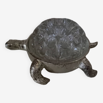 Ancien pique-fleurs en verre de Reims, socle en métal argenté forme de tortue, 19 trous.