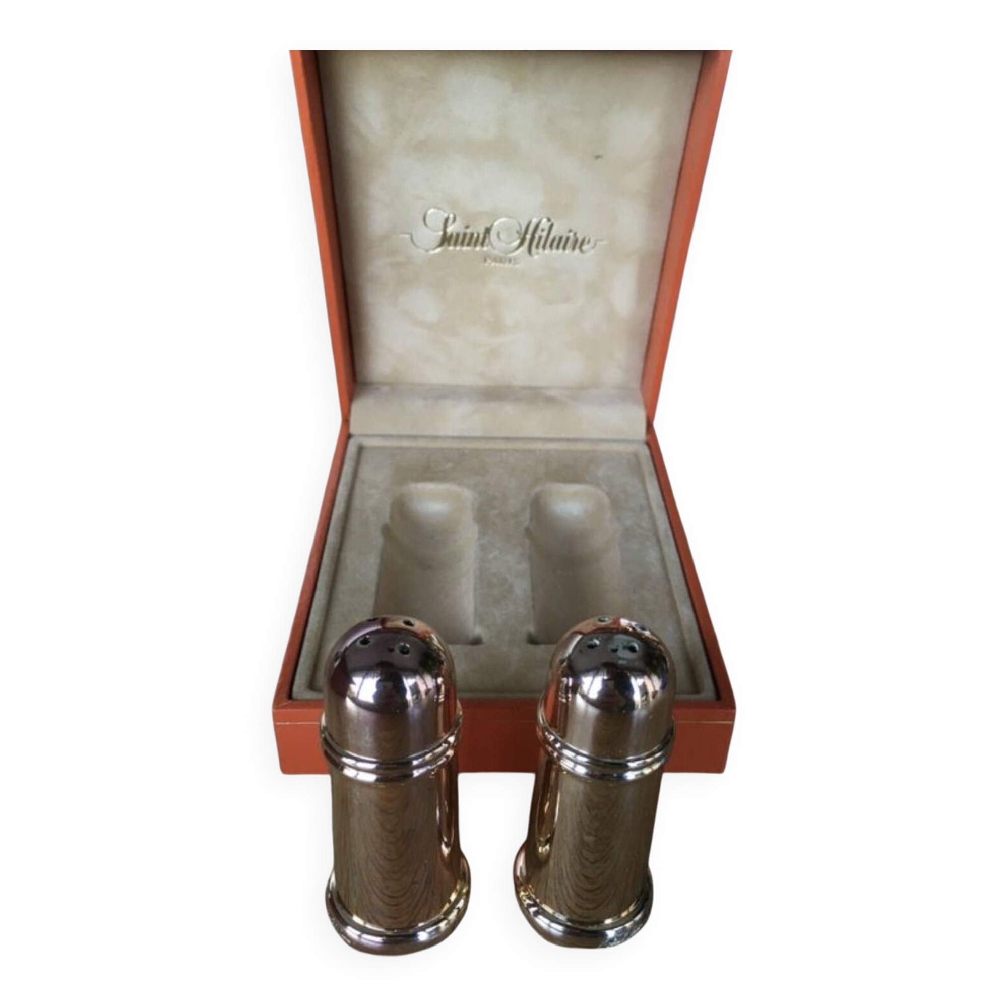 Salt and pepper shakers Saint-Hilaire