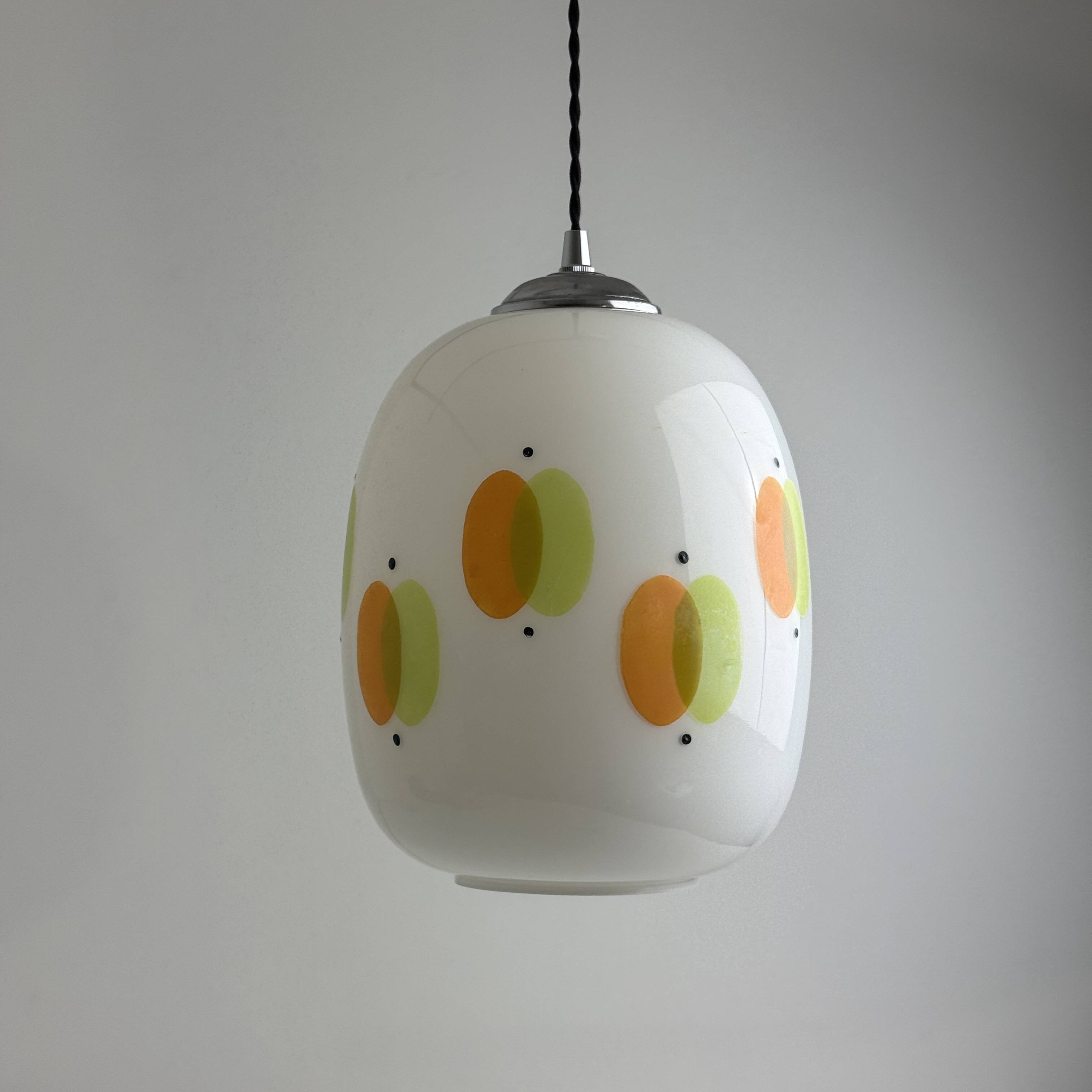 VINTAGE OVOID SUSPENSION 1970