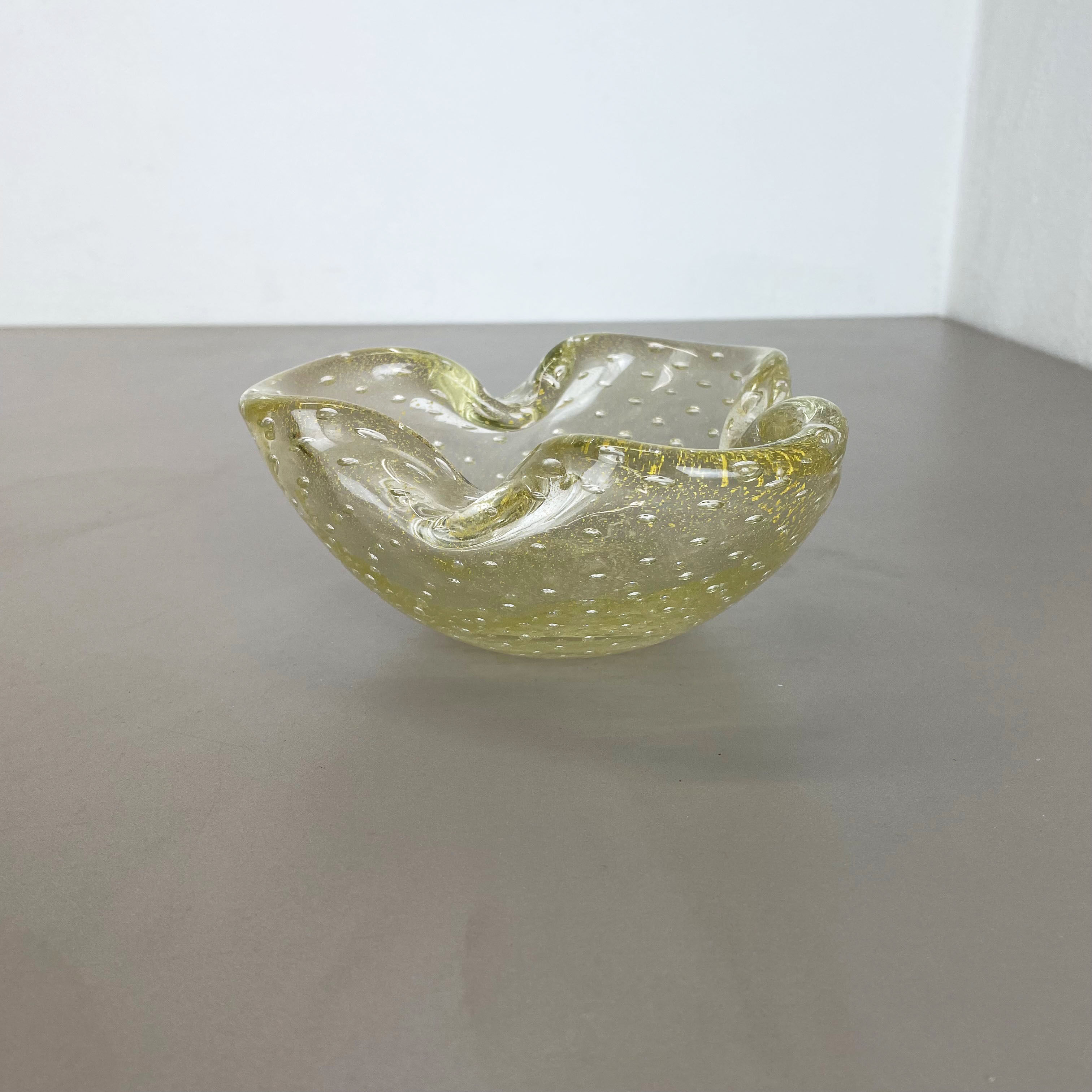 Murano Glass "Gold Dust Bubble" Bowl Element Shell Ashtray Murano, Italy, 1970s