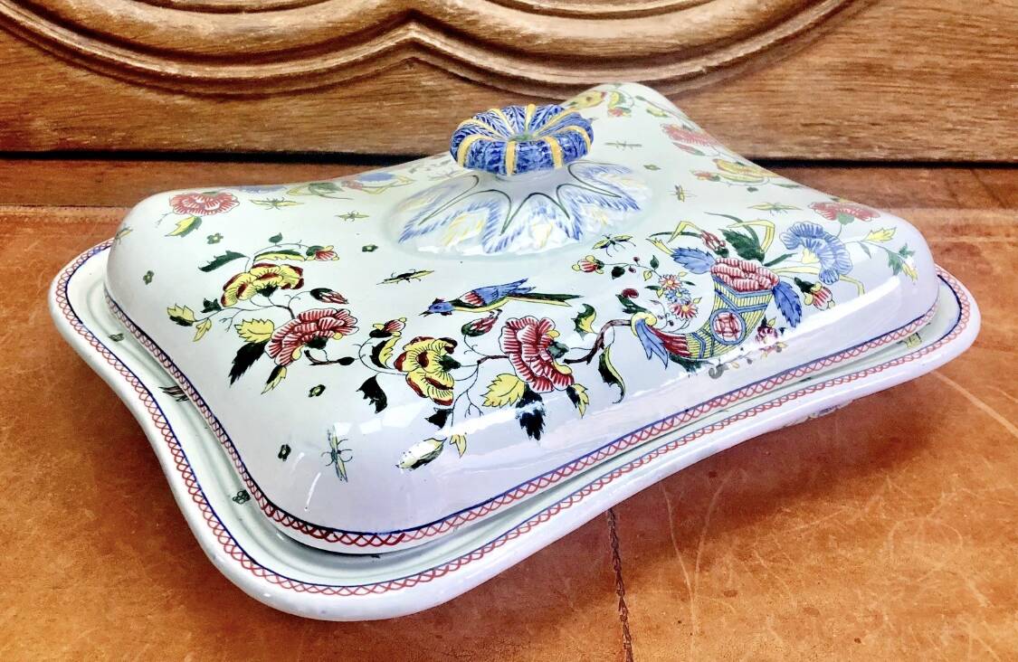 Ancien plat couvert faïence Gien modèle corne d’abondance XIX