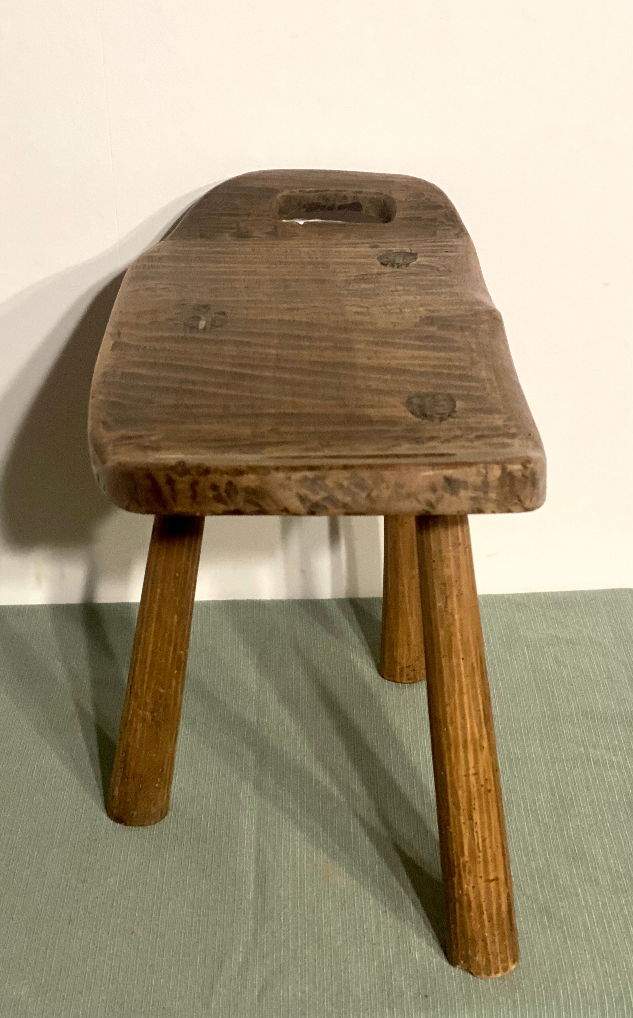 Tripod milking stool