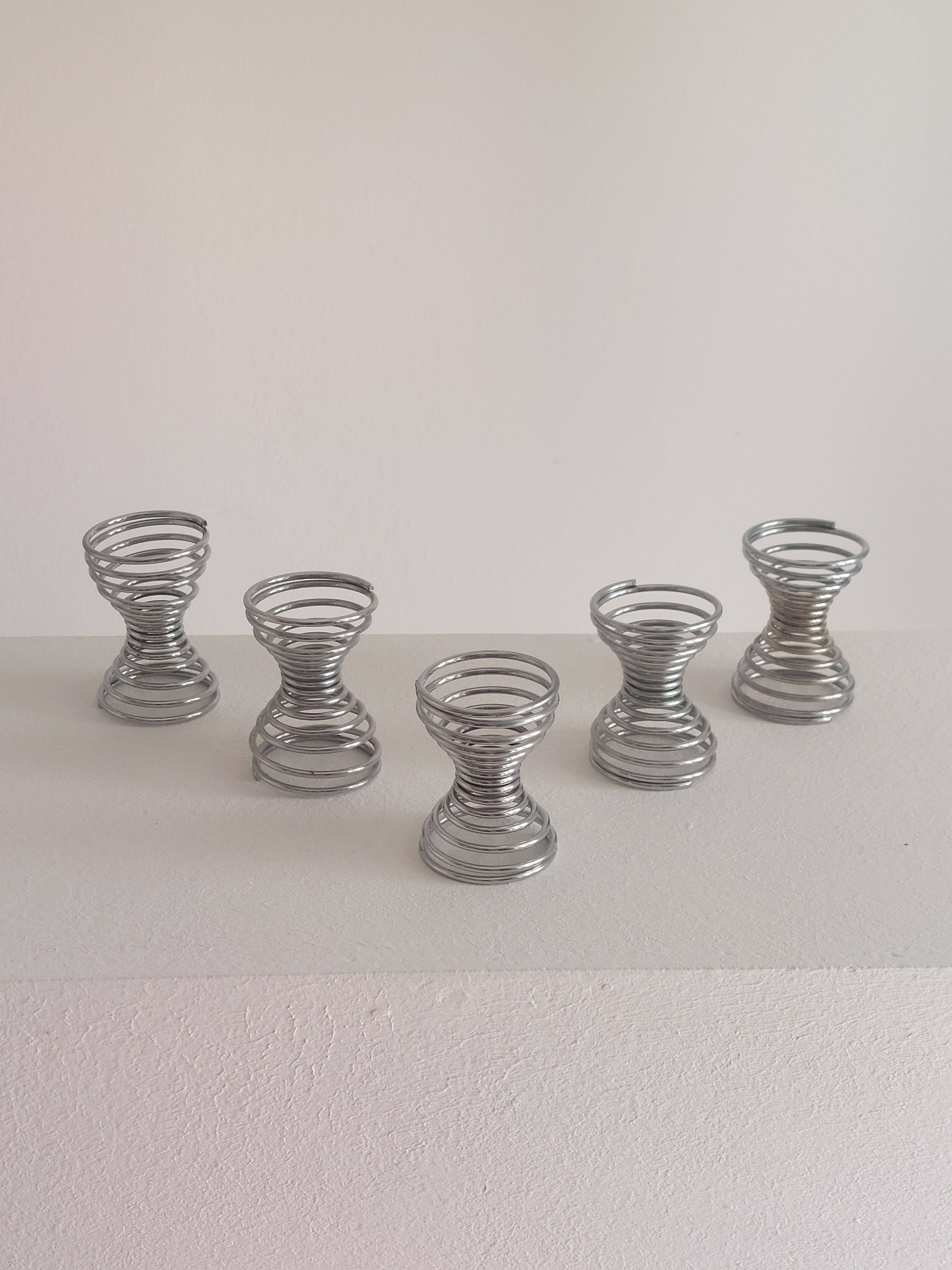 Ensemble de 5 coquetiers vintage postmodernes décor spirale style Memphis