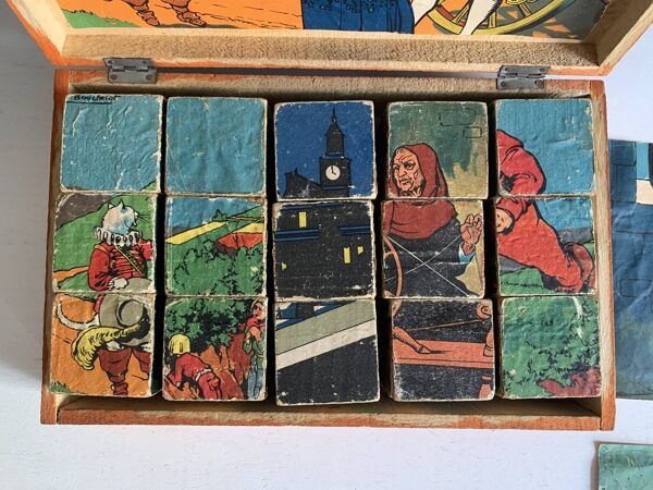 Puzzle cubes en bois ancien - Illustrations contes de Perrault - 1920