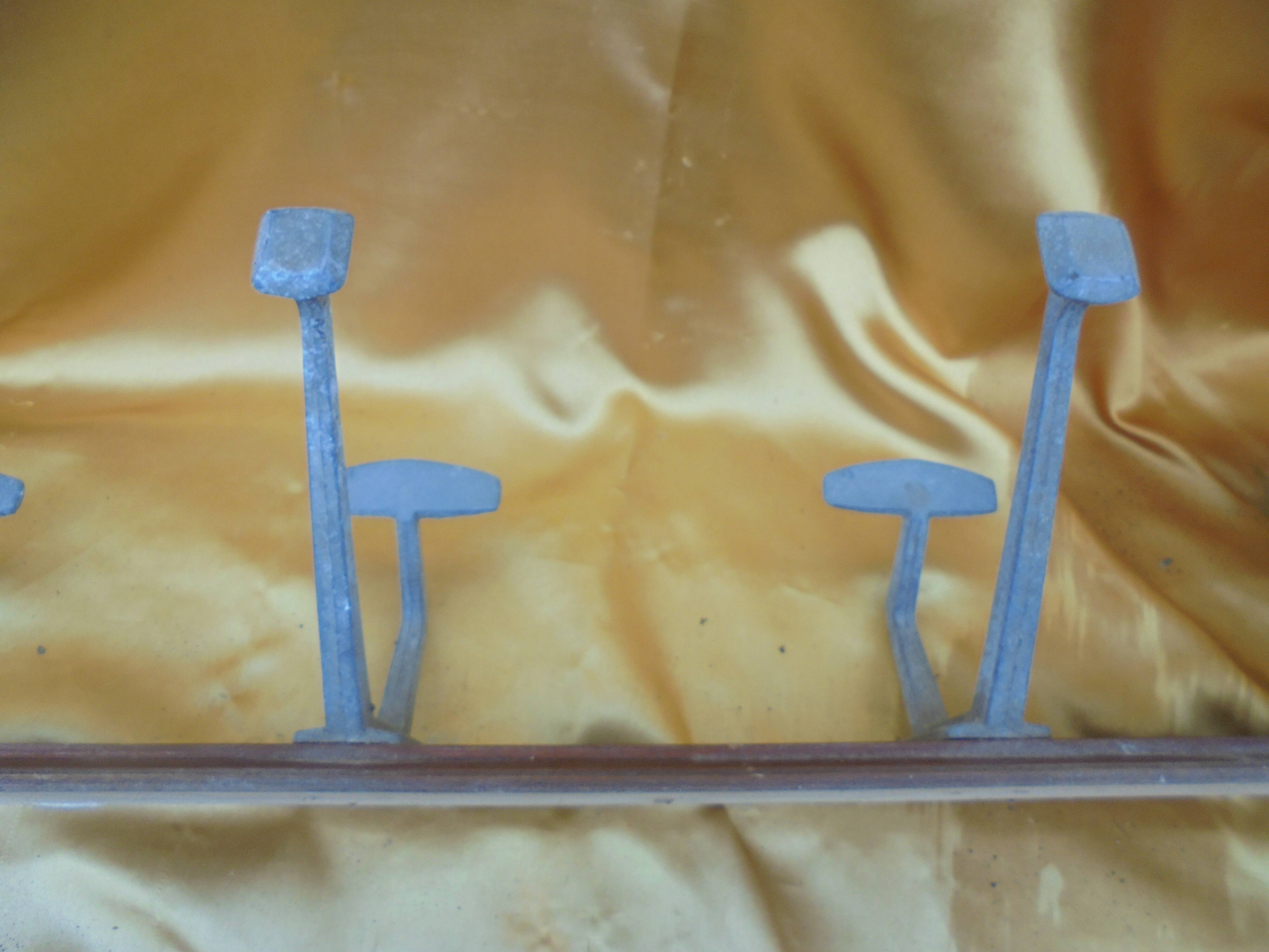 Coat rack 4 pateres in aluminum