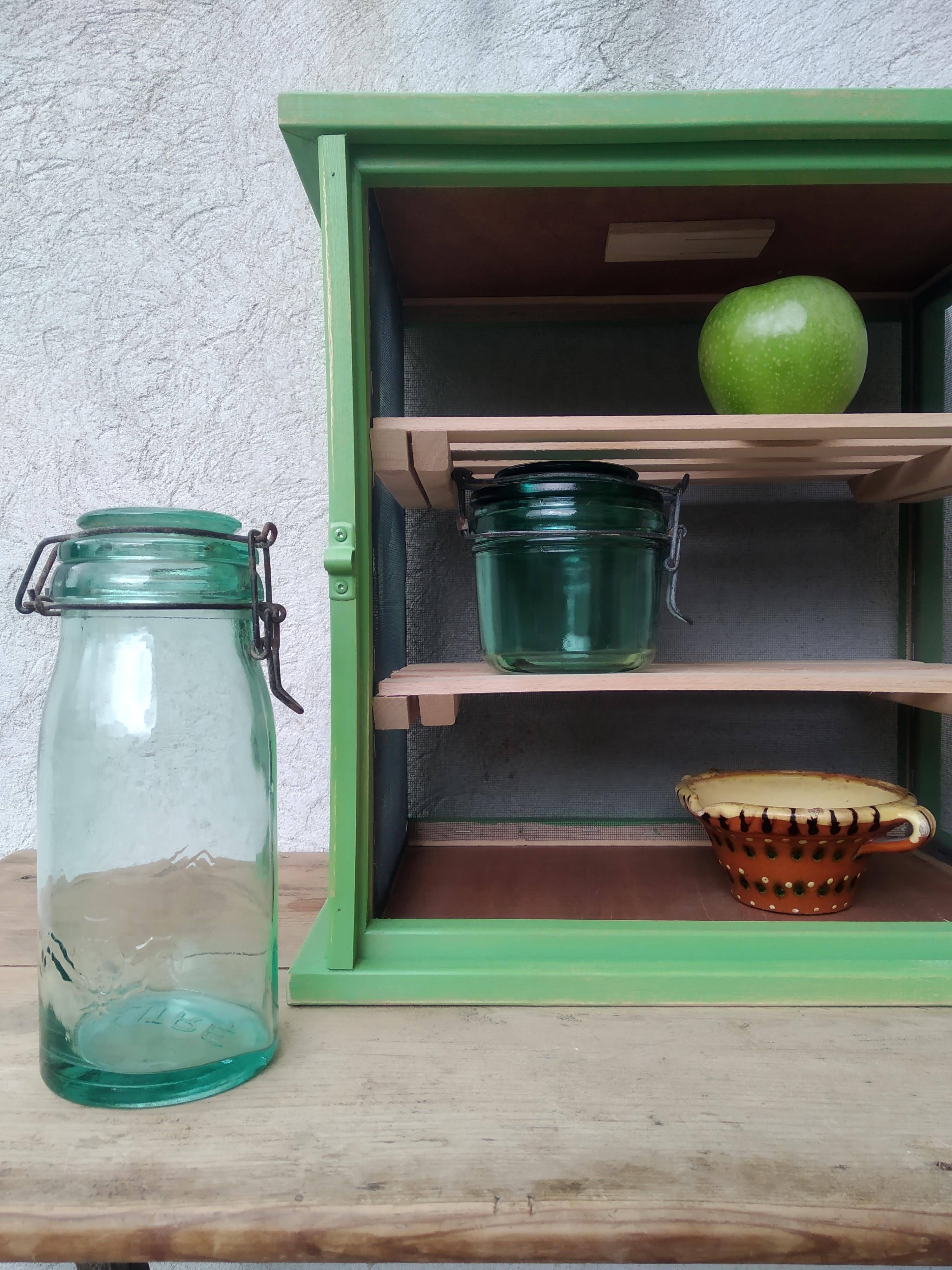 Garde manger en  bois