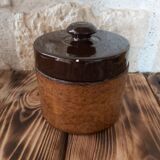 Tobacco pot with humidifier