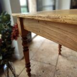 Table de drapier en chêne massif doré 230x73cm deux tiroirs