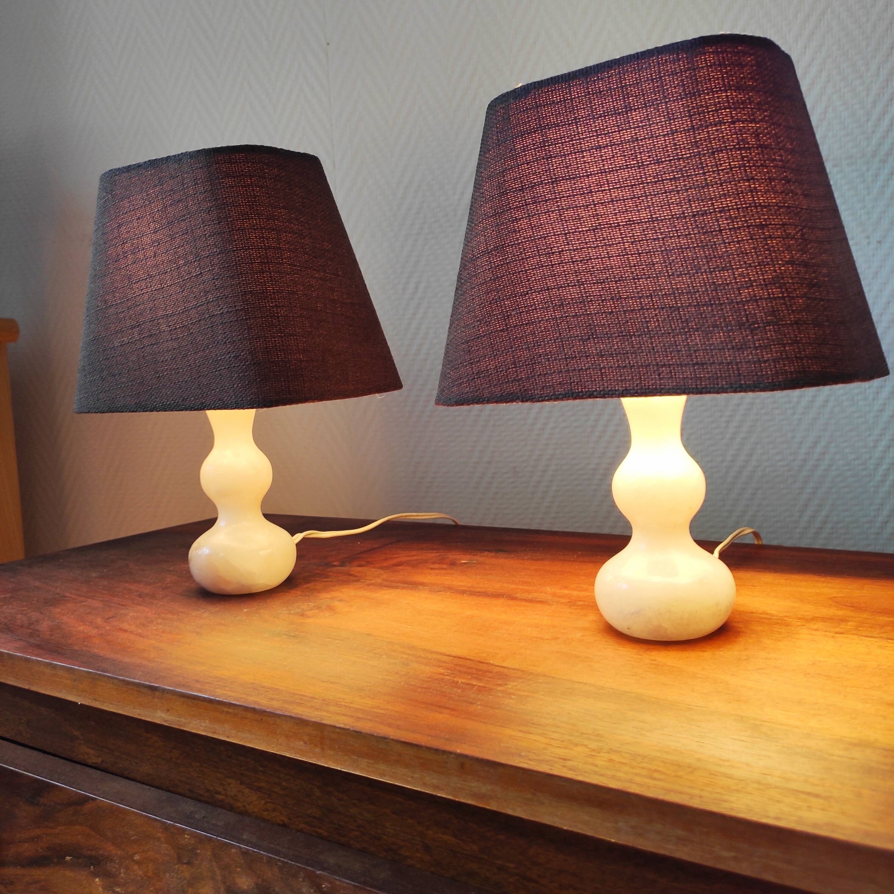 Paire de lampes vintage 1950 en albâtre