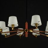 Mid-Century 8 arms Stilnovo chandelier in opaline, brass and red lacquer.