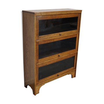 German Oak Bookcase with Folding Doors In Style of Globe Wernicke, ca 1930s