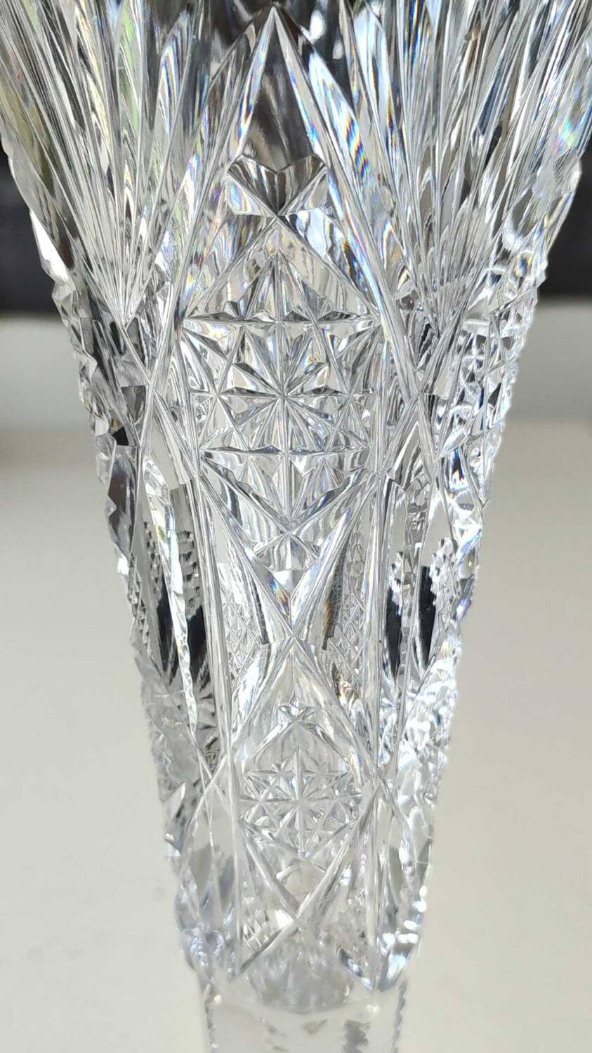 Tulip-shaped single-flower vase. Bohemian crystal. Stars/crosses, 21 cm