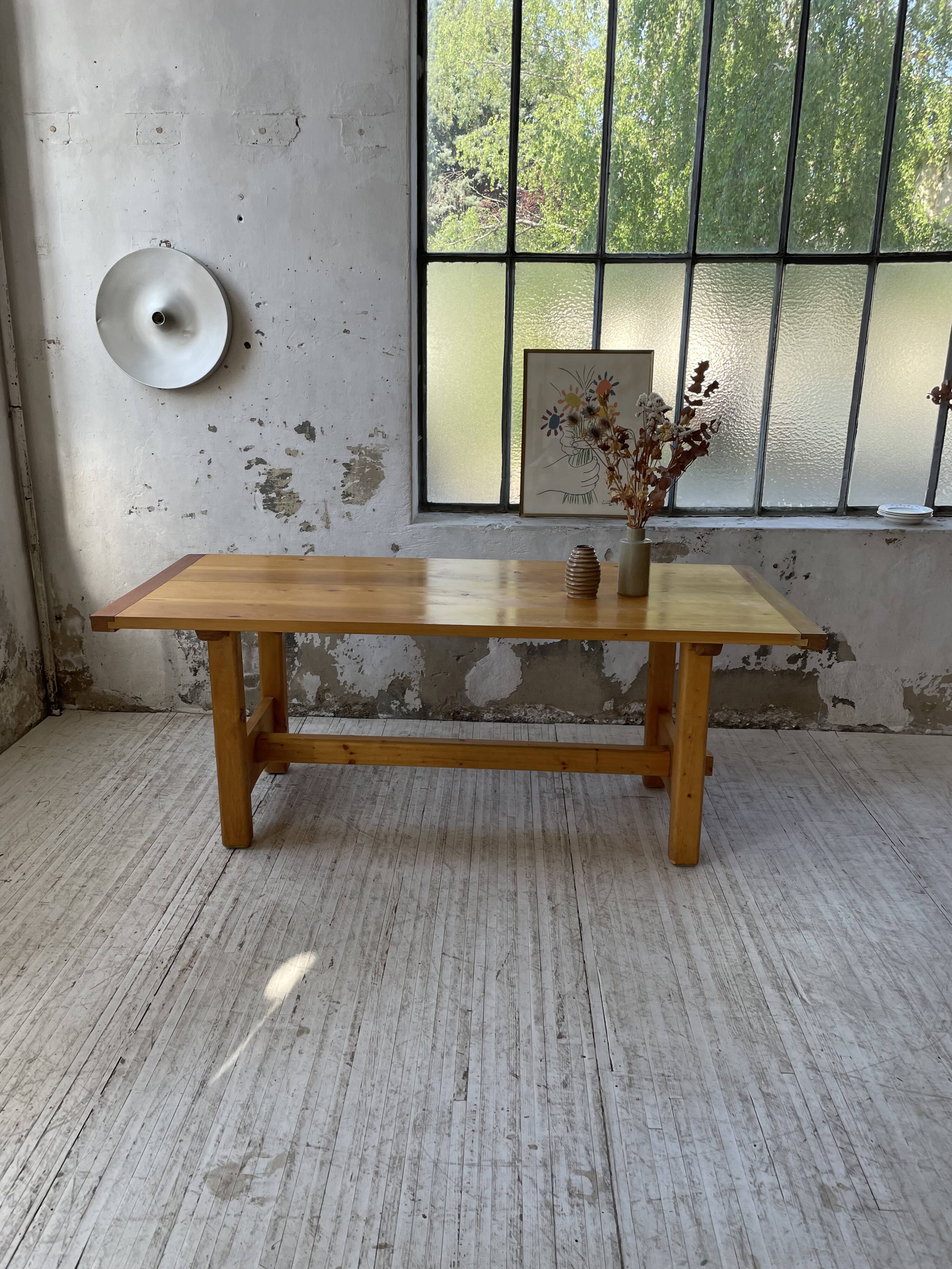 Mountain furniture table in pine 2m