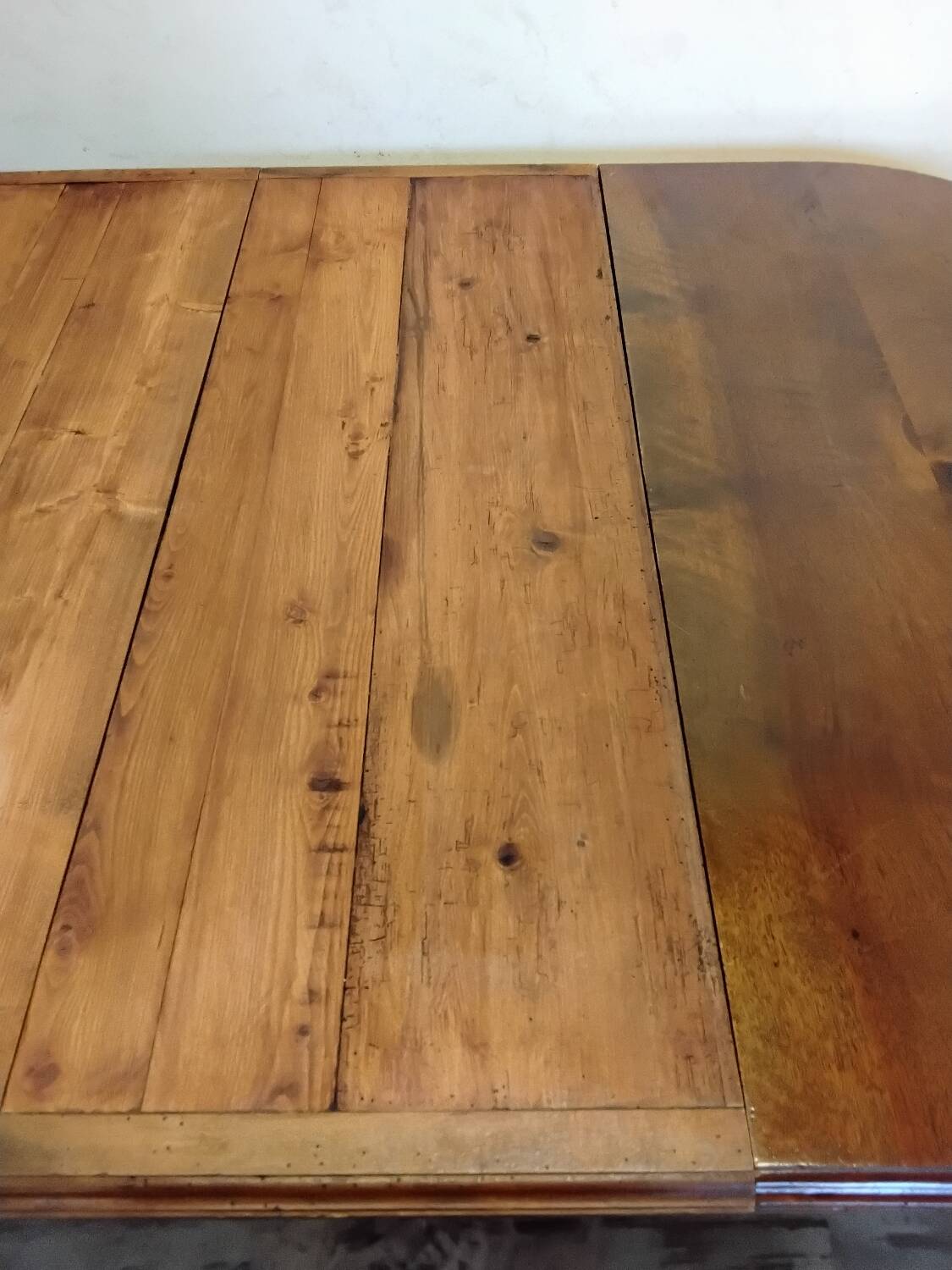 Table ovale en bois avec rallonges