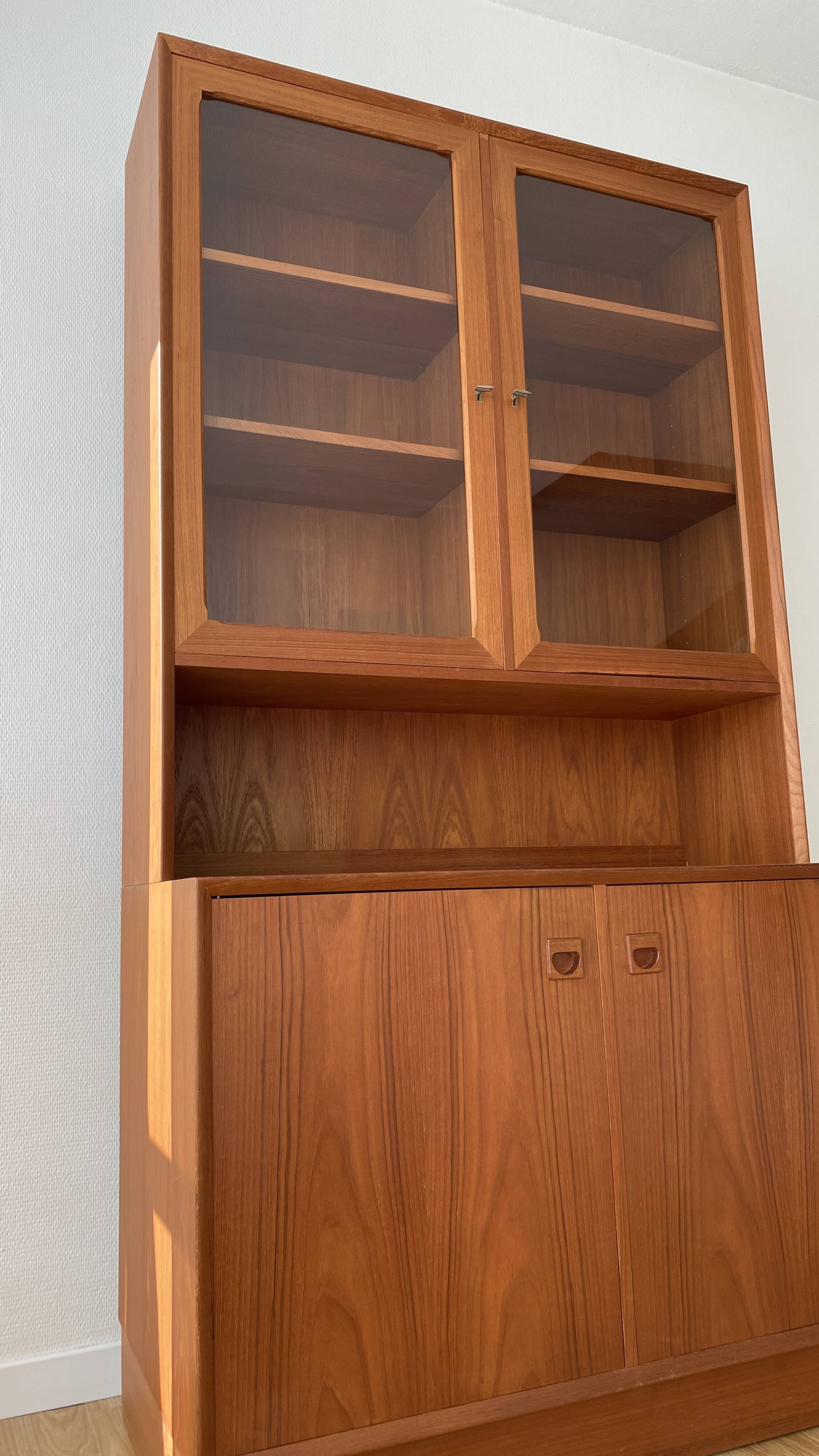 Meuble vitrine scandinave années 60 en teck par Erik Brouer