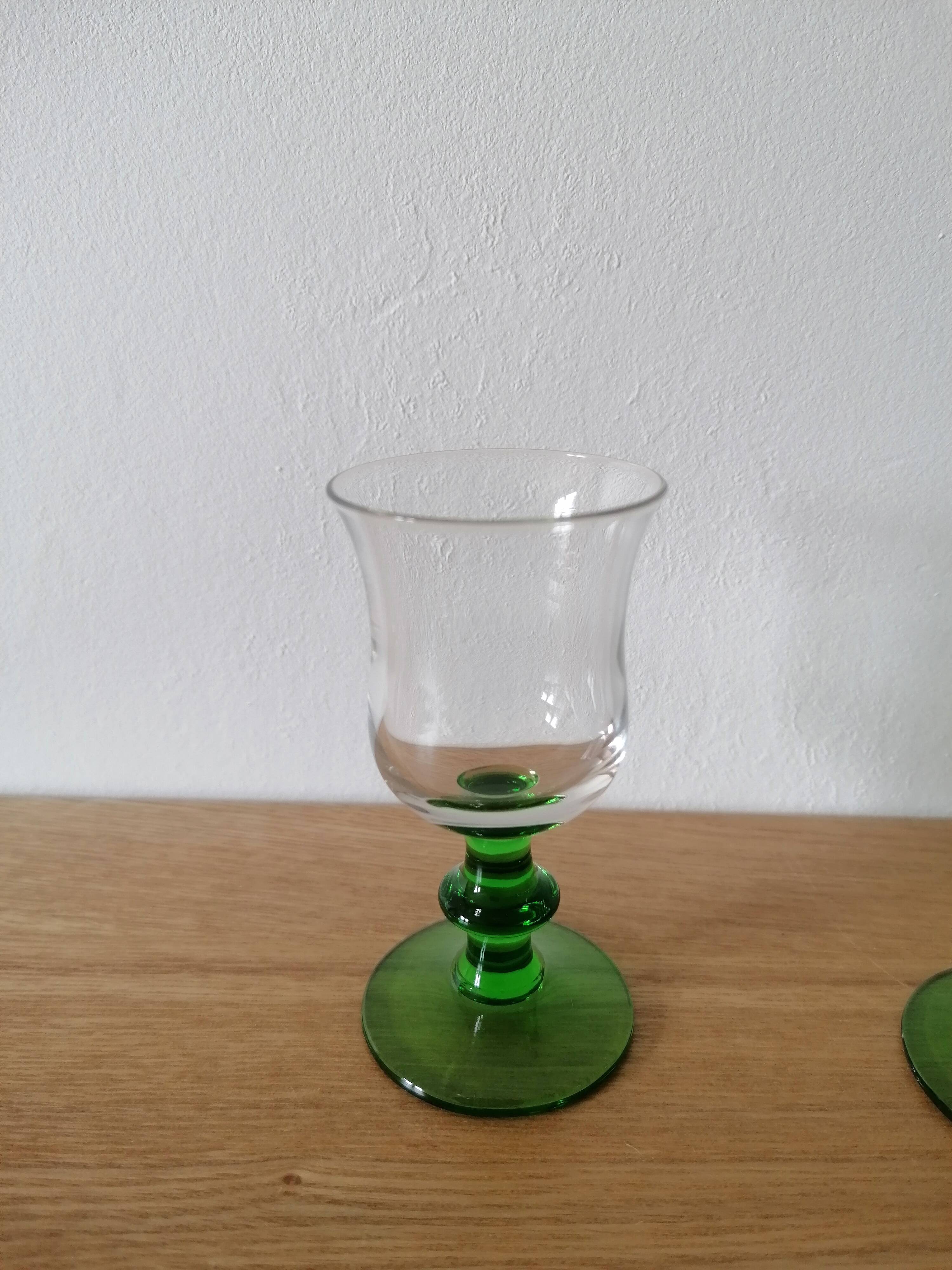 6 verres de liqueur à pied vert