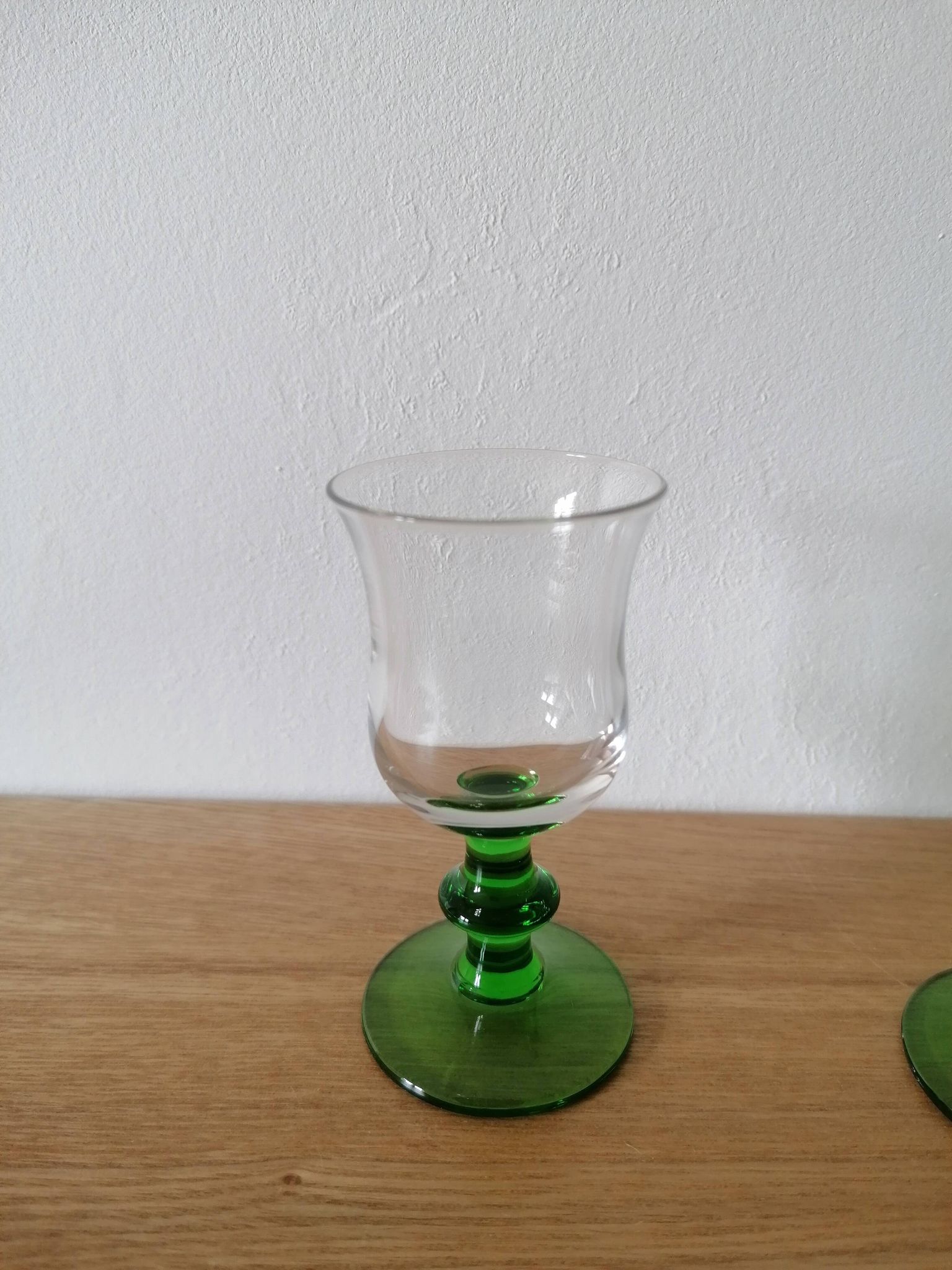 6 verres de liqueur à pied vert