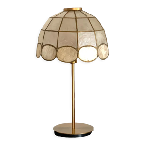 Lampe avec un abat-jour
