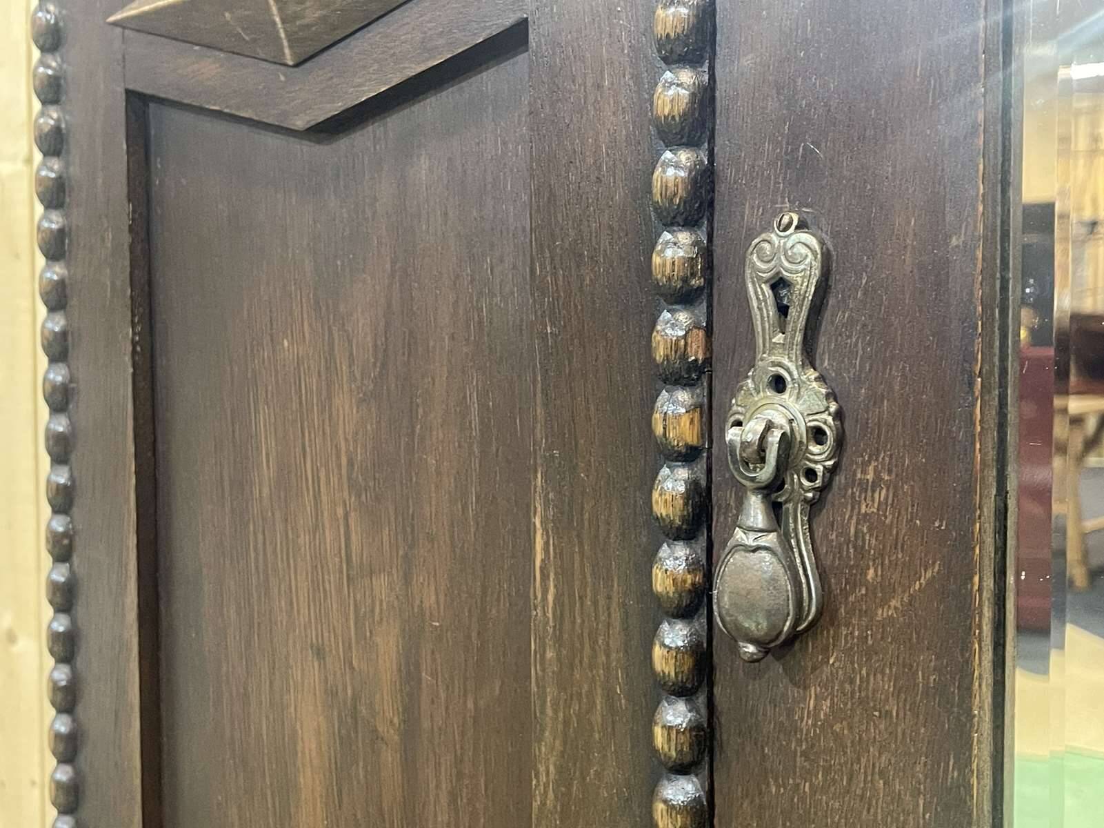 English oak wardrobe from the beginning of the 20th century - Dismantable into 3 parts
