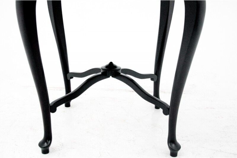 Round table, Northern Europe, turn of the 19th and 20th centuries.