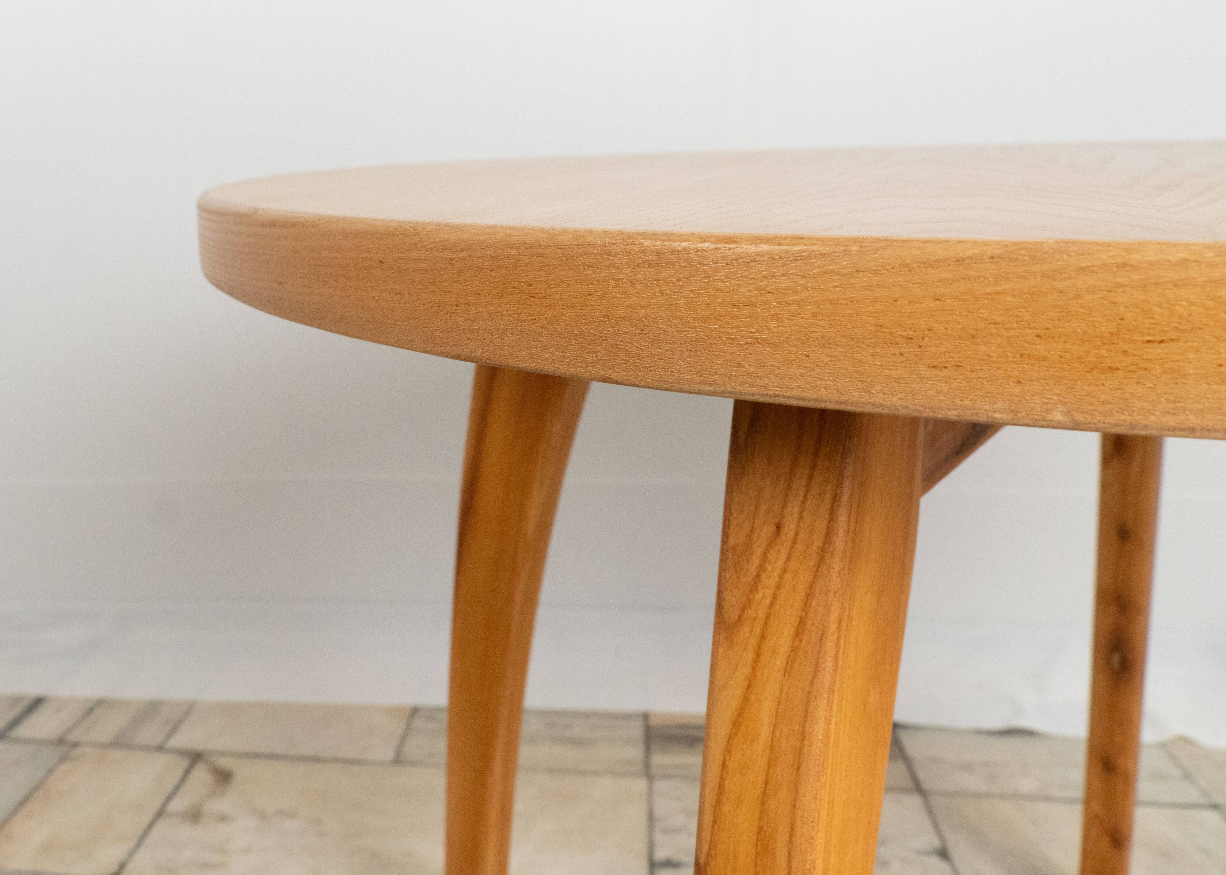Table basse en chêne entièrement restaurée, années 1950, Tchécoslovaquie
