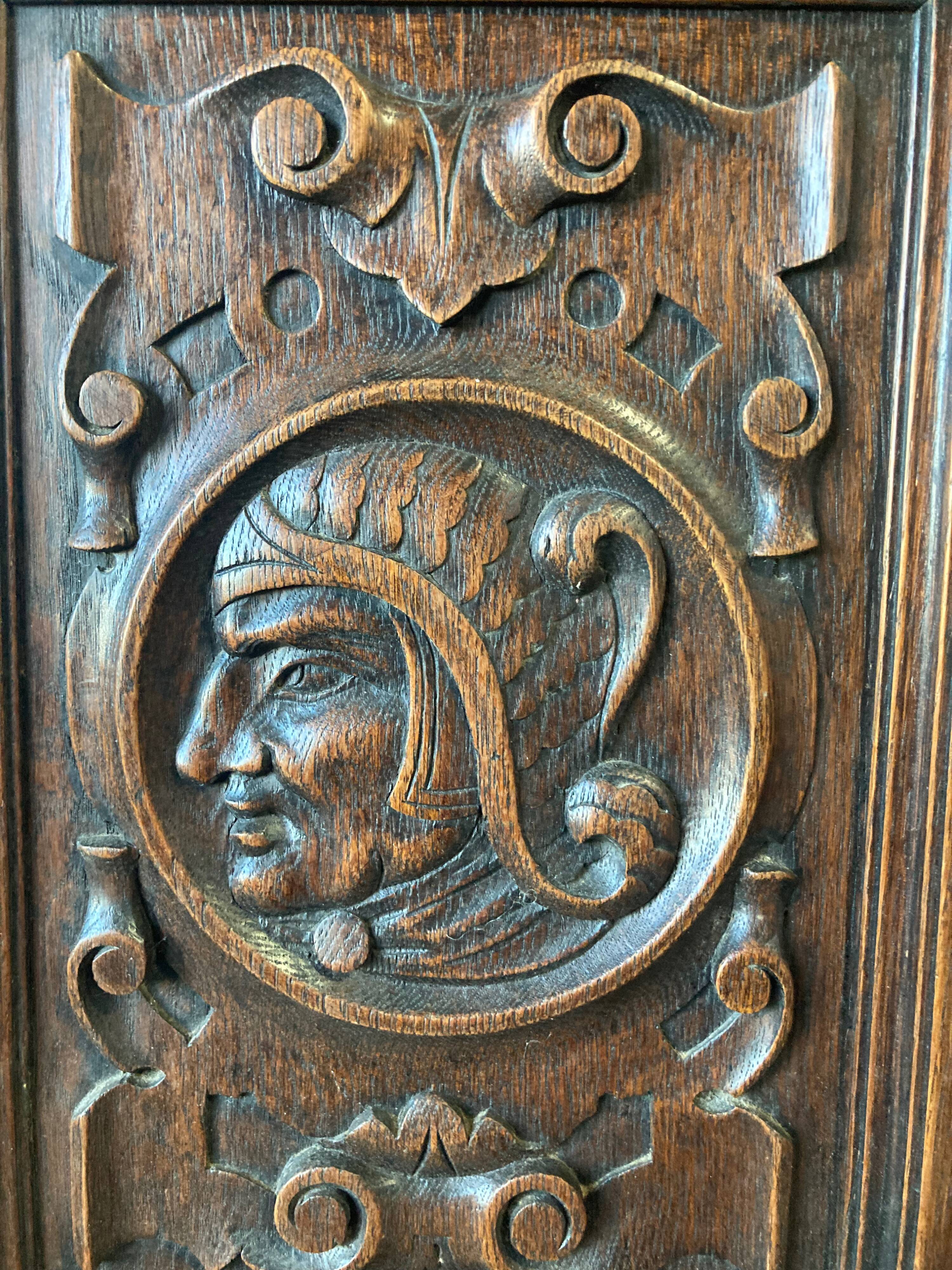 Buffet vaisselier néo-gothique