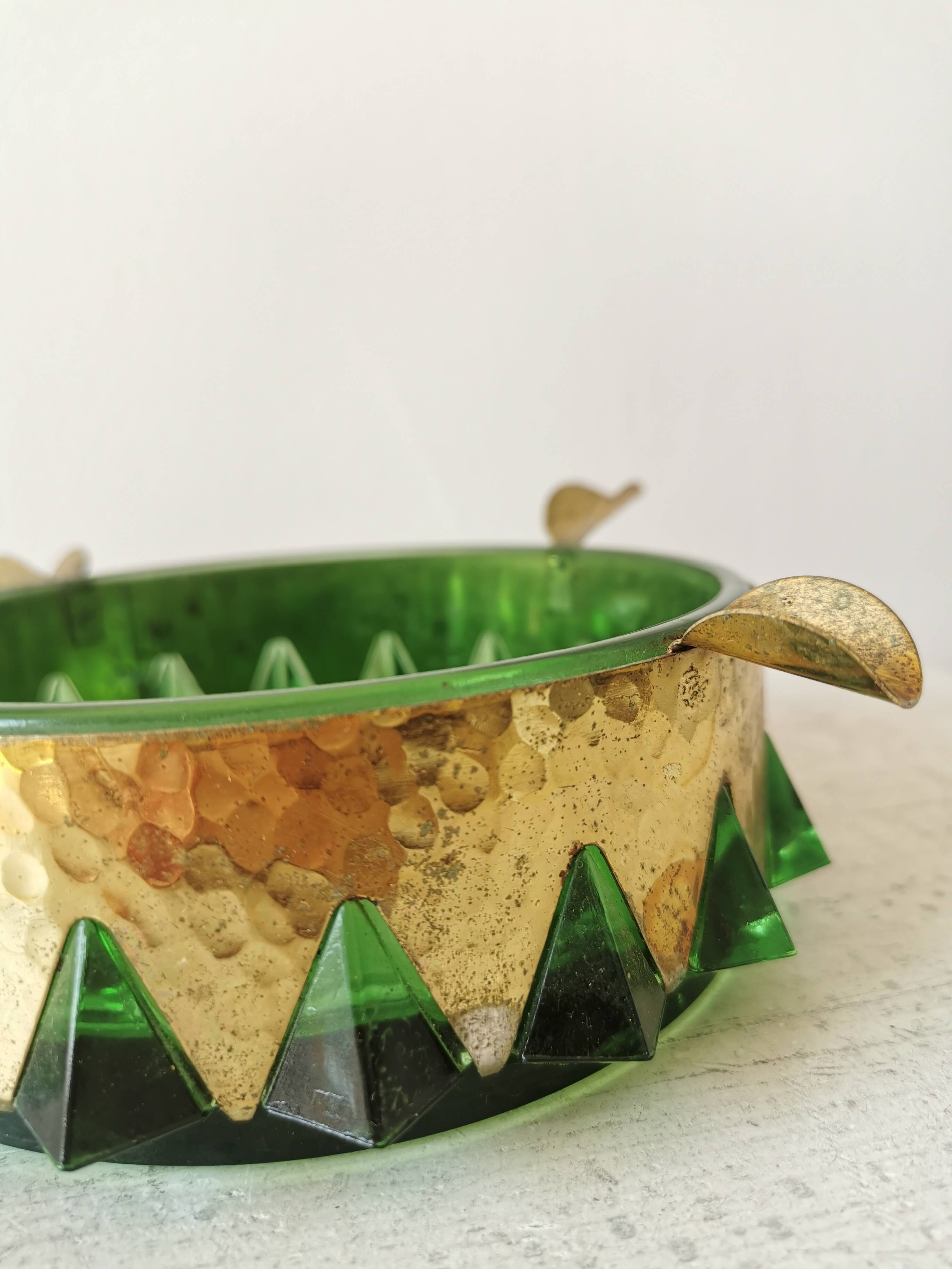 Cendrier en cristal vert et or vintage / Cendrier rond en verre de style mid-century modern