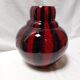 Gros vase boule vintage en verre soufflé décor flammé rouge et bleu nuit