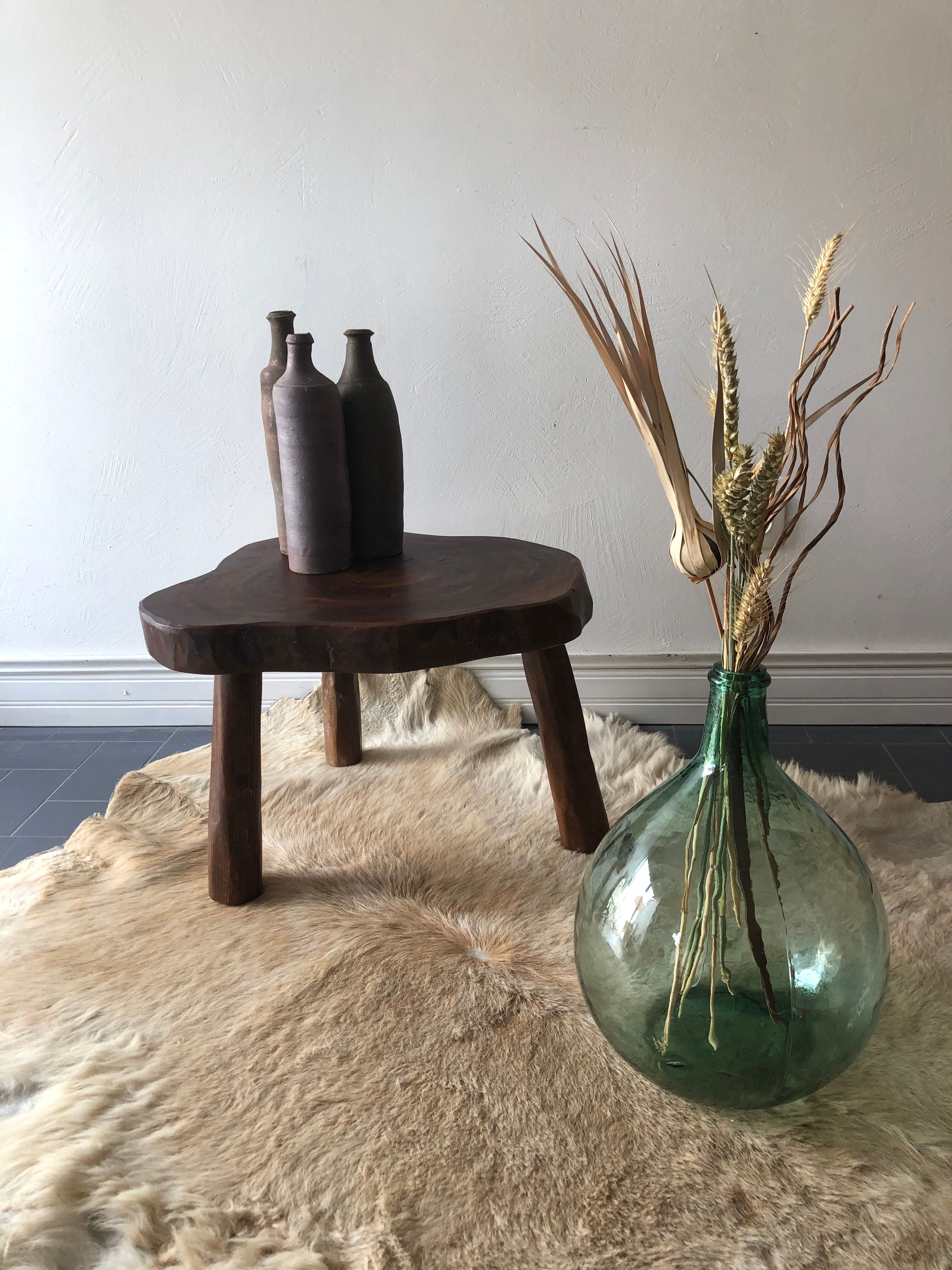 Tripod coffee table