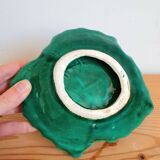 Empty ceramic pocket in leaf shape