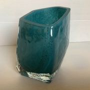 Vase Pentagone bleu et doré pâte de verre