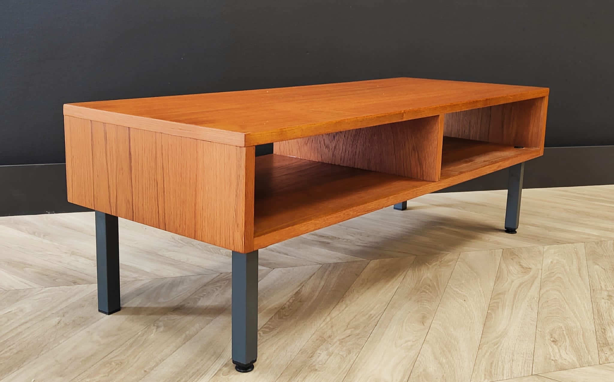 Mid Century Table | Vintage - coffee table, side table, TV cabinet