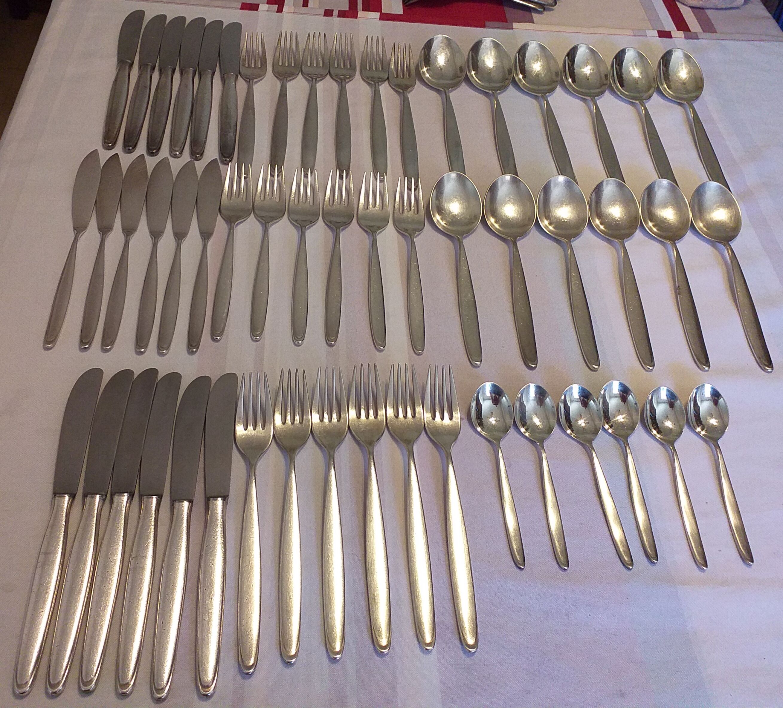 Menagere of 54 pieces in silver metal