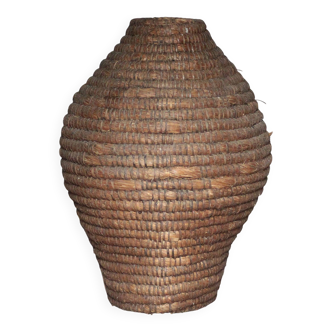 Old basket, straw and bramble, woven basket, interior decoration