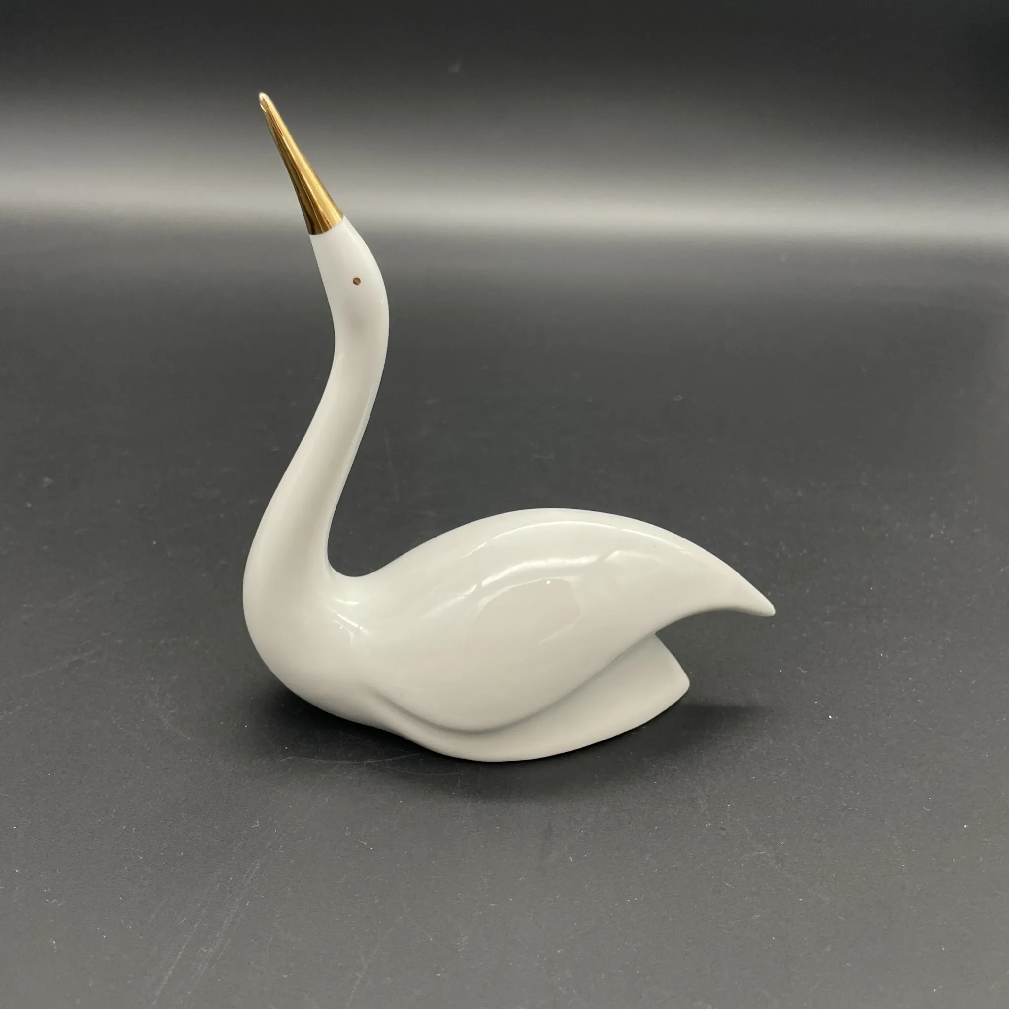 Porcelain Swan Hollóháza – Hungary – Vintage figurine with a golden beak