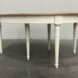 Extendable oak dining table, white legs, 4/6 place settings