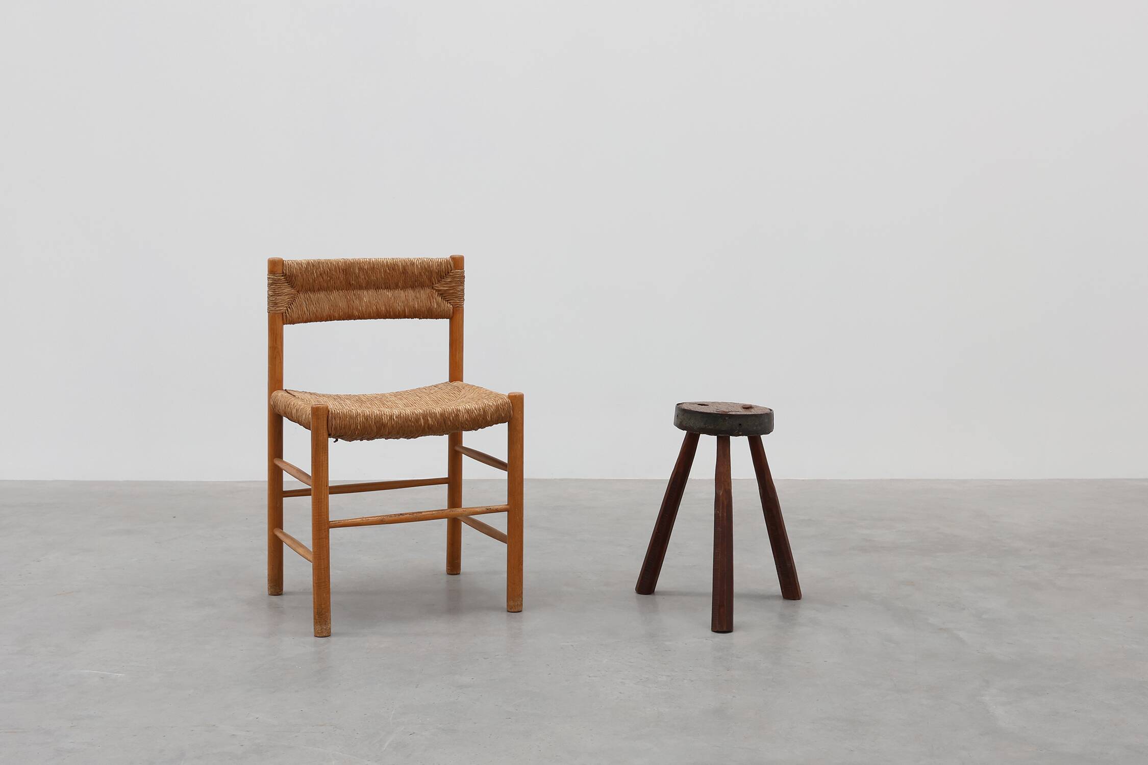 Brutalist French solid oak tripod stool with metal rim, 1850s