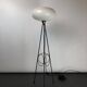 Lampadaire Stilnovo laque et triplex opaline des années 50