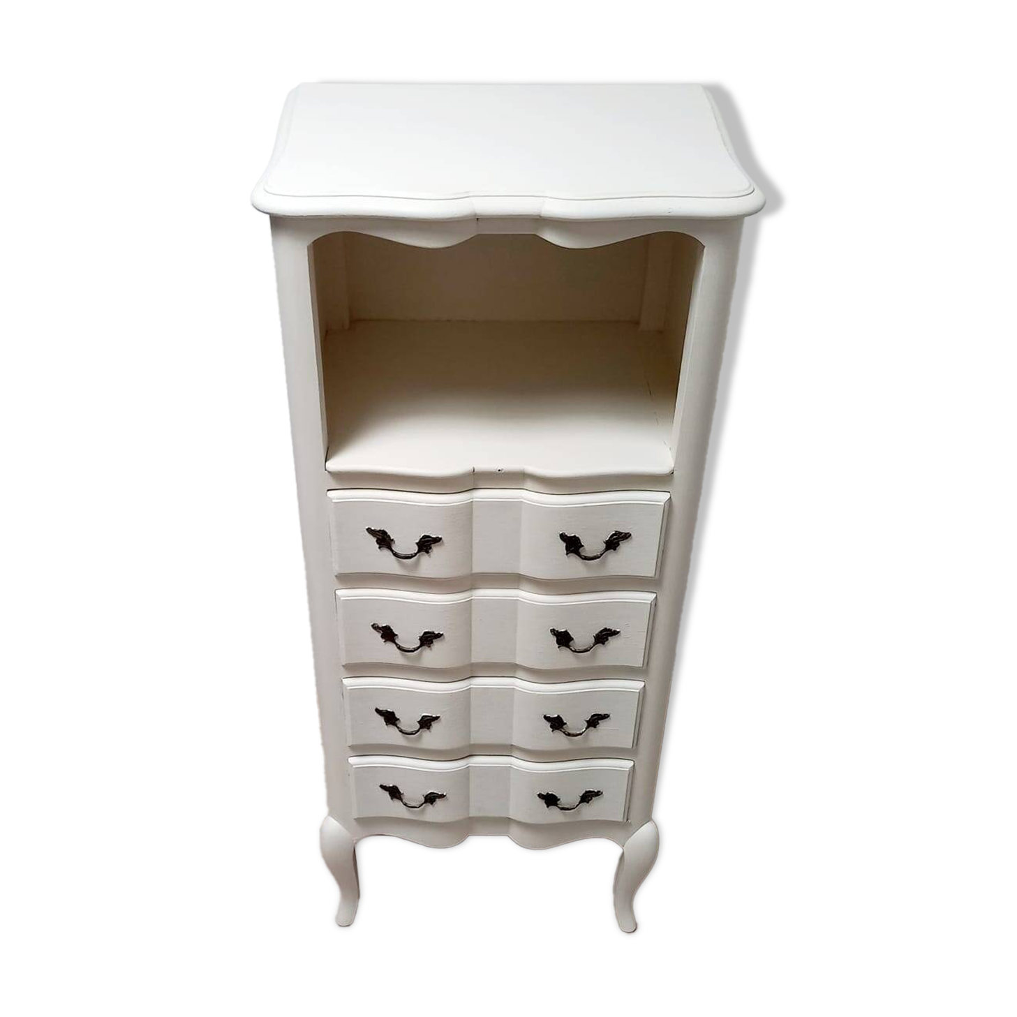 Antique chest of drawers