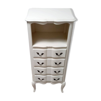 Old chest of drawers