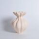 Vase blanc mat sculptural, décoration intérieure minimaliste moderne