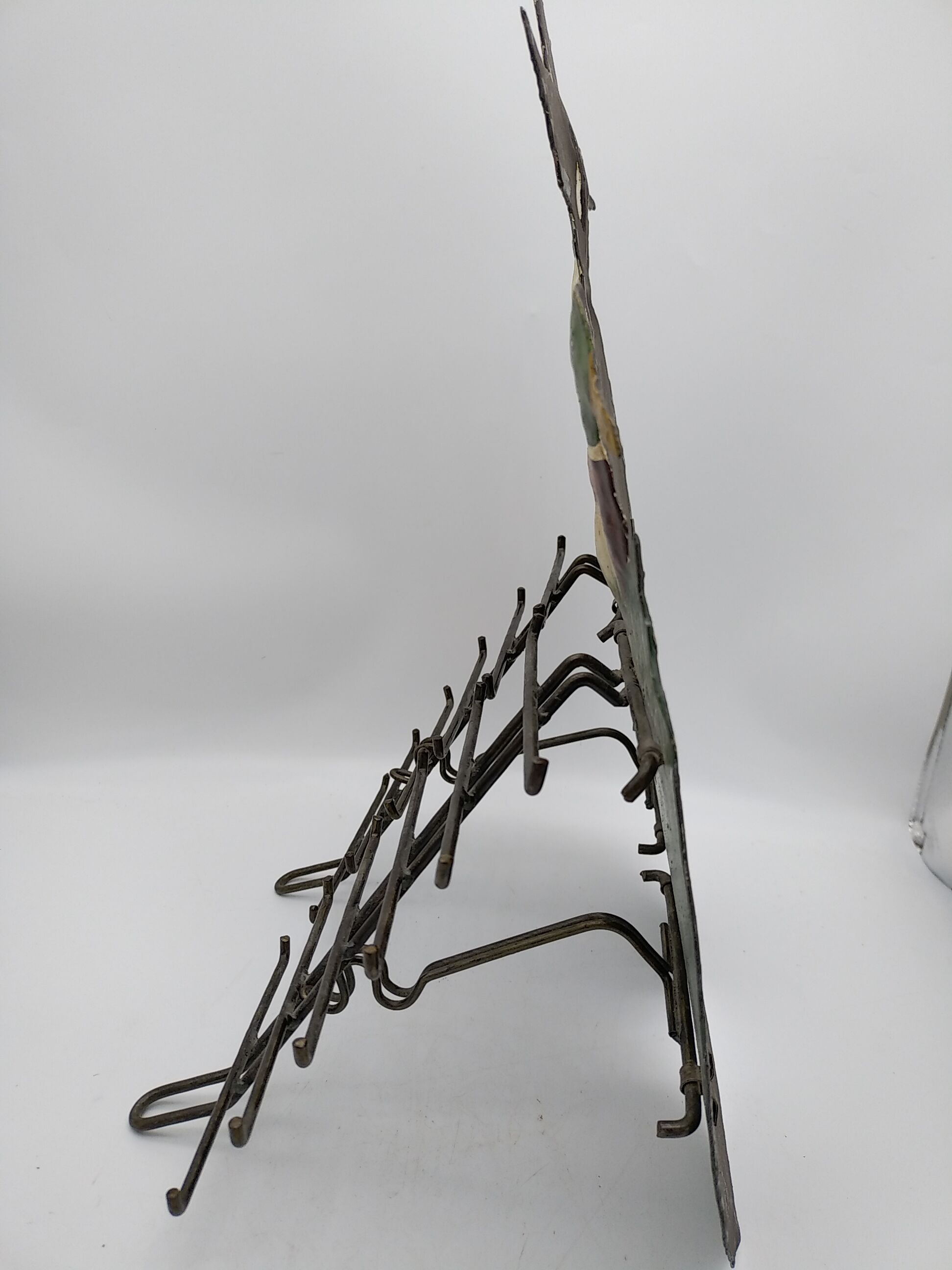 Metal wall tie door with duck decoration. 50s .