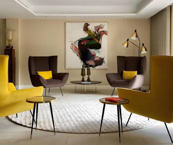 Round table Twist, high-gloss laminate and brass details, handmade, size M.
