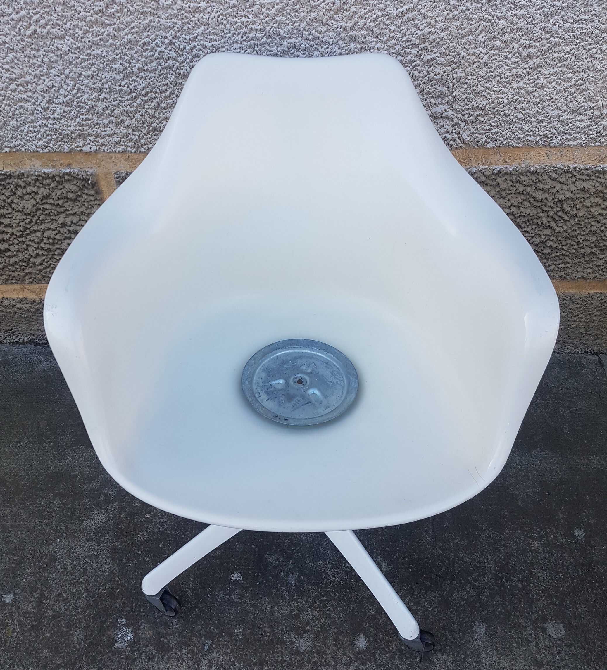 Executive Tulip armchair by Eero Saarinen for Knoll 1964