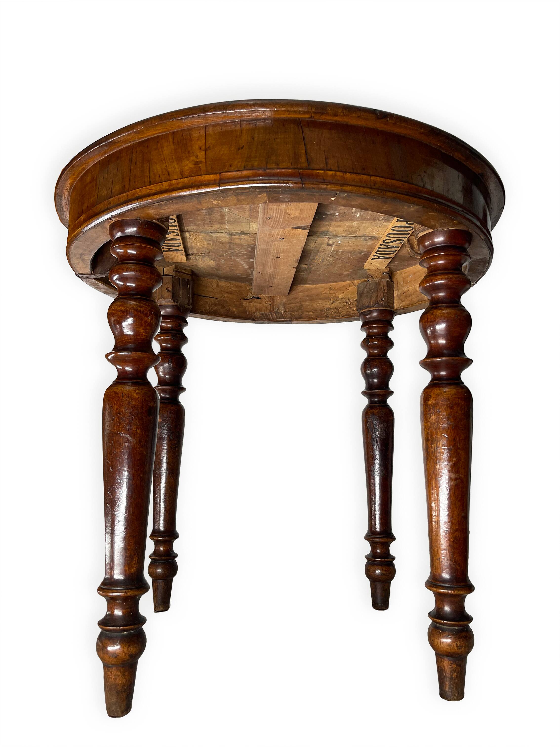 Table ronde italienne en noyer, années 1900